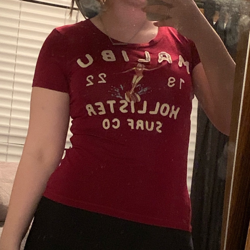 Hollister Tee